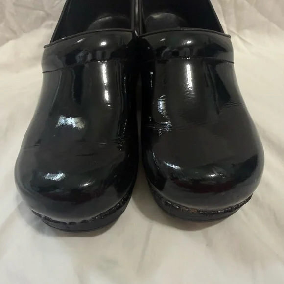 Dansko Professional Black Patent Slip-On Clog - Picture 4 of 10